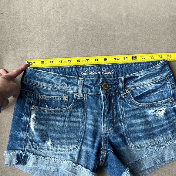 American Eagle distressed jean shorts size 6 B21 - Picture 6 of 10